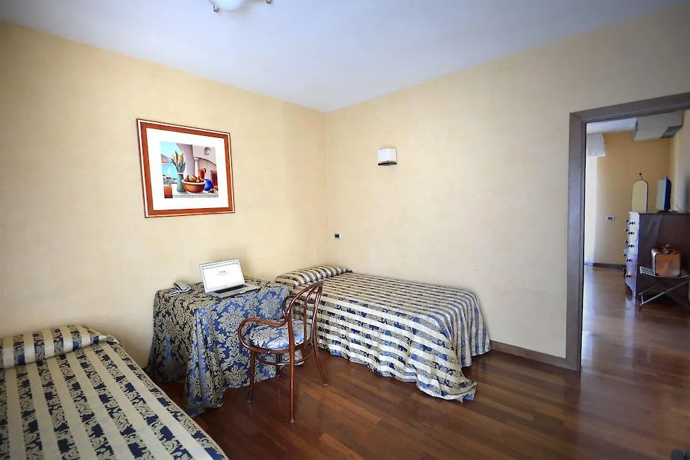לה ספציה Hotel Ghironi 3*, לה ספציה