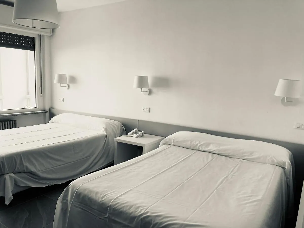לה ספציה Hotel Ghironi לה ספציה