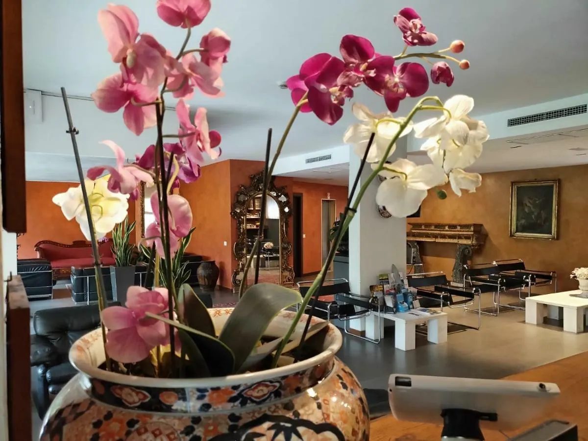 ***  לה ספציה Hotel Ghironi איטליה