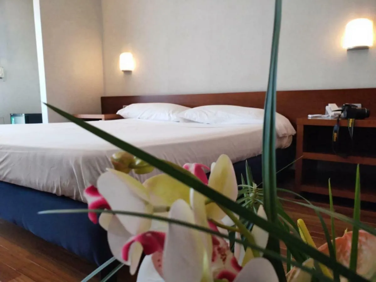 לה ספציה Hotel Ghironi